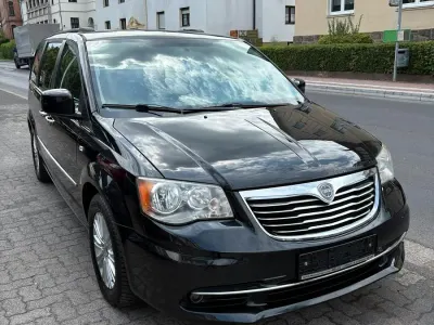 Usata Lancia Voyager 163 CV (119 kW) 2012 Nero Monovolume
