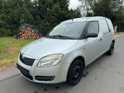 Gebraucht Skoda Roomster 69 PS (50 kW) 2010 Silber Van / Kleinbus