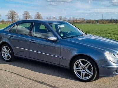 Second-hand Mercedes E200 Elegance 163 CP (119 kW) 2005 Albastru Berlinǎ