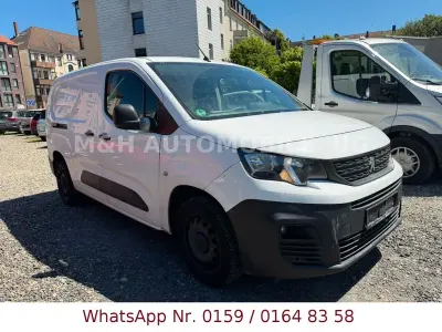 Gebraucht Peugeot Partner Premium 102 PS (75 kW) 2021 Weiß Van / Kleinbus