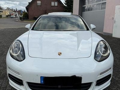 Beige Gebraucht 2015 Porsche Panamera Limousine | 32.900 € (Teuer)