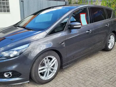 Gebraucht Ford S-MAX ST-Line 165 PS (121 kW) 2019 Magneticgrau (metallic) Van / Kleinbus