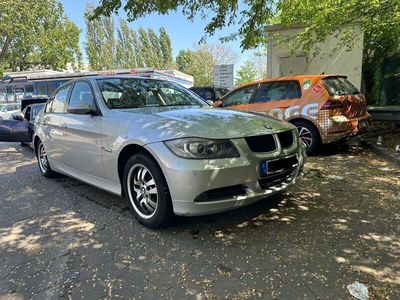 gebraucht BMW 320 i -