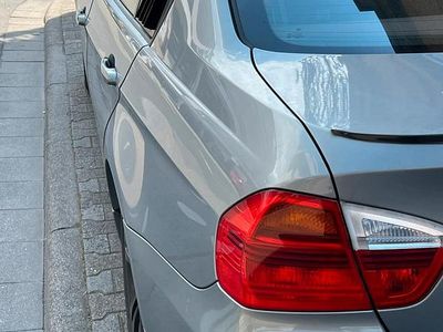 Gebraucht BMW 320 150 PS (110 kW) 2005 Silber Limousine
