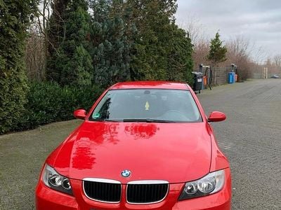 Second-hand BMW 318 129 CP (94 kW) 2006 Roșu Berlinǎ