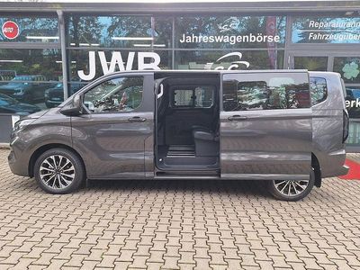 Neu Ford Tourneo Titanium 170 PS (125 kW) 2025 Grau Van / Kleinbus