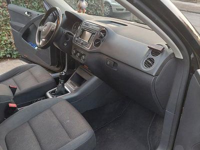 Gebraucht VW Tiguan Trendline 160 PS (117 kW) 2012 Schwarz SUV
