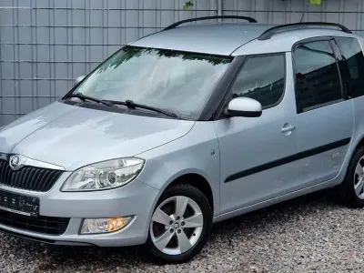 Gebraucht Skoda Roomster Ambition 105 PS (77 kW) 2013 Silber Van / Kleinbus