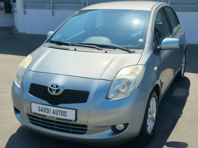 Gebraucht Toyota Yaris 70 PS (51 kW) 2008 Silber Kleinwagen