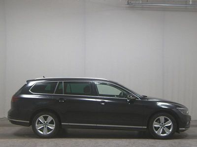 Usata VW Passat Elegance 150 CV (110 kW) 2023 Nero Station wagon