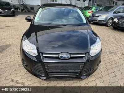 Gebraucht Ford Focus Trend 95 PS (69 kW) 2011 Schwarz Limousine
