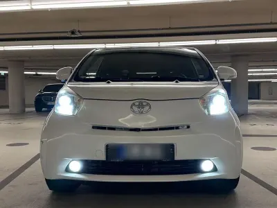 Gebraucht Toyota iQ 90 PS (66 kW) 2009 Weiß Kleinwagen