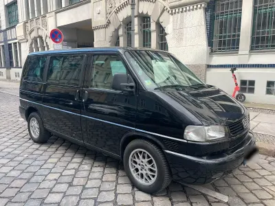 Second-hand VW Caravelle 102 CP (75 kW) 2001 Negru Van