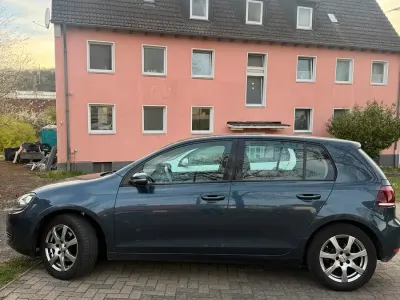 Gebraucht VW Golf VI 122 PS (89 kW) 2009 Blau Kleinwagen