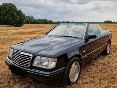 Gebraucht Mercedes E220 150 PS (110 kW) 1994 Schwarz Cabrio