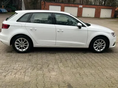 Gebraucht Audi A3 Attraction 150 PS (110 kW) 2015 Weiß Limousine