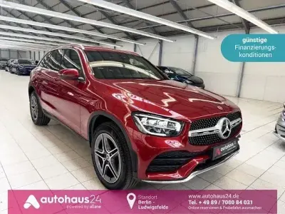 Gebraucht Mercedes GLC300e AMG line 306 PS (225 kW) 2022 Rot SUV