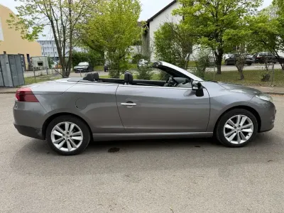 Gebraucht Renault Mégane Cabriolet Luxe 131 PS (96 kW) 2010 Grau cassiopee Cabrio