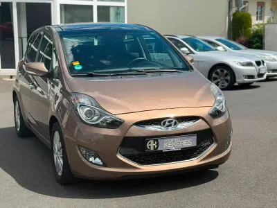 Gebraucht Hyundai ix20 Style 125 PS (91 kW) 2013 Braun Kleinwagen