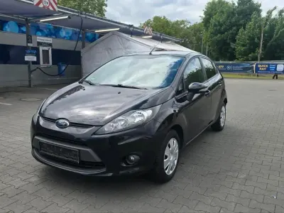 Gebraucht Ford Fiesta 82 PS (60 kW) 2010 Schwarz Limousine