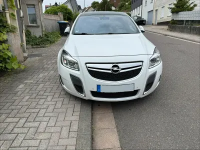 Gebraucht Opel Insignia OPC 325 PS (239 kW) 2009 Weiß Limousine
