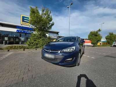 Gebraucht Opel Astra Active 110 PS (80 kW) 2013 Blau Kombi