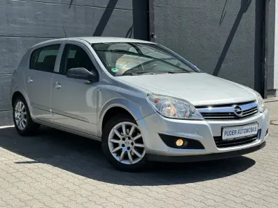 Gebraucht Opel Astra Edition 116 PS (85 kW) 2008 Silber Limousine