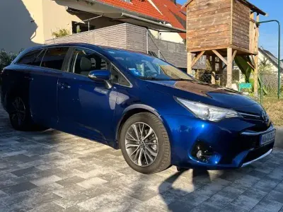 Gebraucht Toyota Avensis Edition-S 147 PS (108 kW) 2017 Blau Limousine