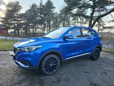 Begagnad MG ZS Luxury 177 HK (130 kW) 2020 Blå SUV