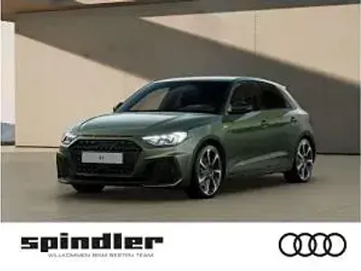 Neu Audi A1 150 PS (110 kW) 2026 Grün (distriktgrün metallic) SUV