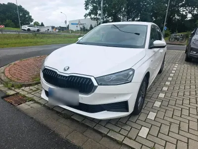 Gebraucht Skoda Fabia Tour 110 PS (80 kW) 2023 Weiß Kleinwagen
