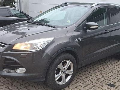 Grau Gebraucht 2015 Ford Kuga Individual SUV | 4.950 € (Superpreis)
