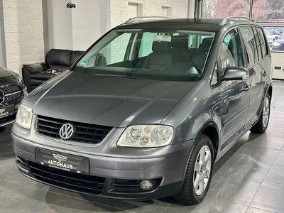 Grau Gebraucht 2004 VW Touran Highline Van / Kleinbus | 4.950 € (Teuer)