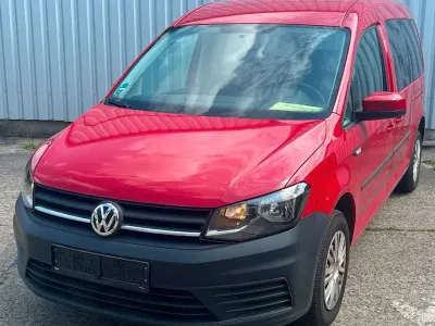 Gebraucht VW Caddy Maxi Trendline 102 PS (75 kW) 2019 Kirschrot Van / Kleinbus