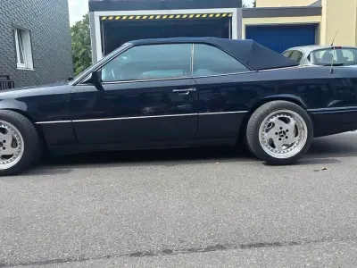 Gebraucht Mercedes E220 180 PS (132 kW) 1995 Blau Cabrio