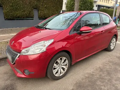Gebraucht Peugeot 208 Access 68 PS (50 kW) 2014 Rot Kleinwagen