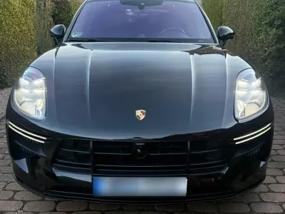 Gebraucht Porsche Macan Turbo Sport 441 PS (324 kW) 2020 Schwarz SUV