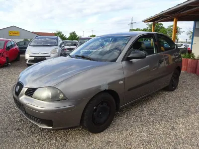Używany Seat Ibiza Fresh 64 KM (47 kW) 2003 Szary Hatchback