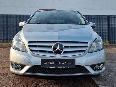 Silber Gebraucht 2014 Mercedes B180 Van / Kleinbus | 5.999 € (Guter Preis)