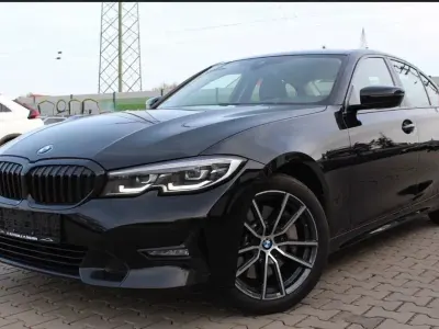 Gebraucht BMW 330 Sport Line 258 PS (189 kW) 2019 Schwarz Limousine