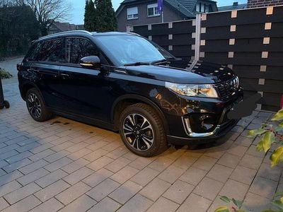 Gebraucht Suzuki Vitara Comfort+ 140 PS (102 kW) 2019 Schwarz SUV