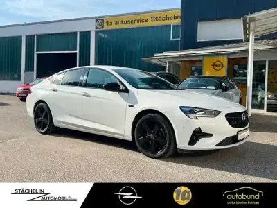 Gebraucht Opel Insignia Ultimate 174 PS (127 kW) 2021 Weiß Limousine