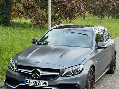 Mercedes C63 AMG
