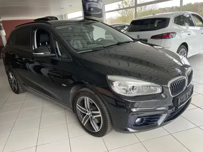 Gebraucht BMW 220 Sport Line 190 PS (139 kW) 2017 Saphirschwarz Van / Kleinbus