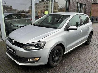 Silber Gebraucht 2013 VW Polo Comfortline Limousine | 5.999 € (Fairer Preis)