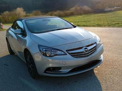 Second-hand Opel Cascada Active 170 CP (125 kW) 2016 Argintiu Cabrio