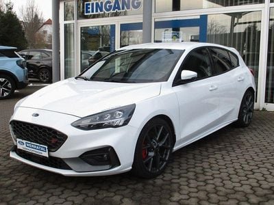 Gebraucht Ford Focus ST 280 PS (205 kW) 2022 Frozen white Limousine