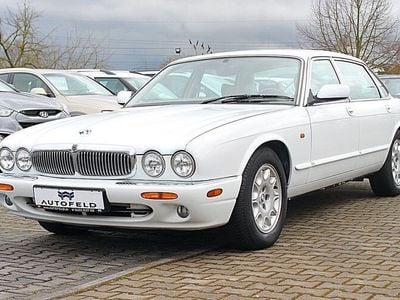 Jaguar XJ8