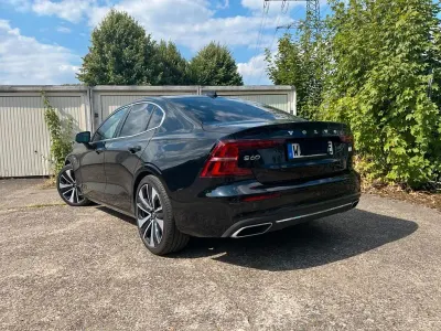 Gebraucht Volvo S60 Inscription 303 PS (222 kW) 2022 Schwarz Limousine