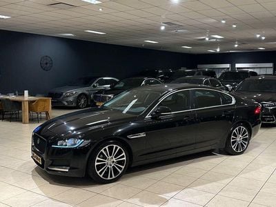 Second-hand Jaguar XF Pure 179 CP (131 kW) 2016 Negru Berlinǎ